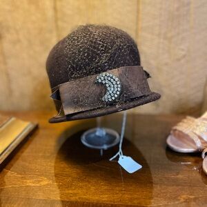 Vintage-Inspired Brown Wool Cloche Hat with Rhinestone Crescent Accent